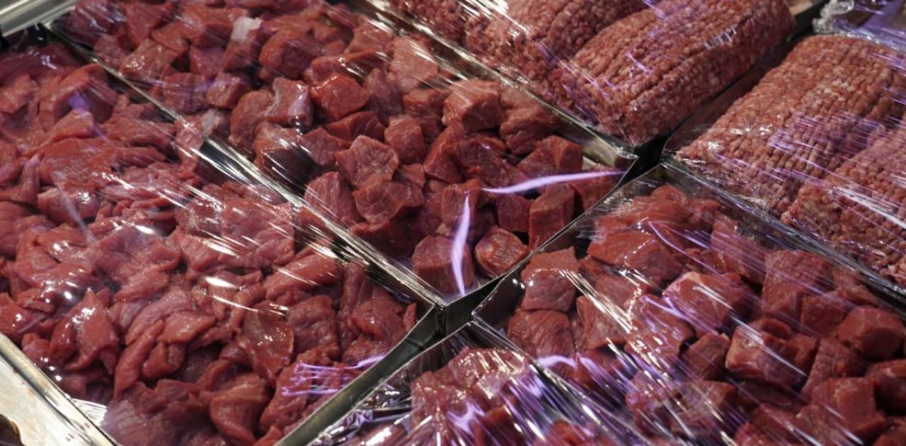Астана базарында заңсыз ет сатқандар анықталды