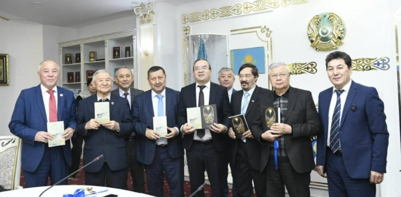 Астанада жазушы Әділбек Ыбырайымұлының жаңа кітаптарының тұсаукесері өтті