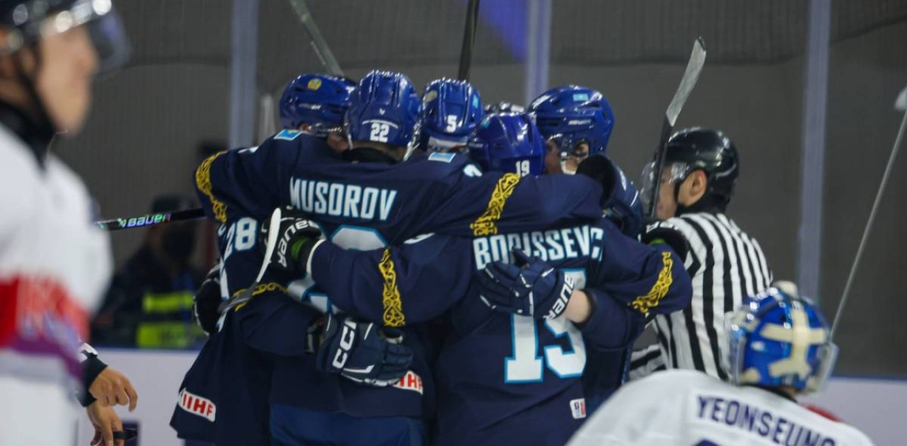 Қазақстан құрамасы шайбалы хоккейден Азия чемпионы атанды