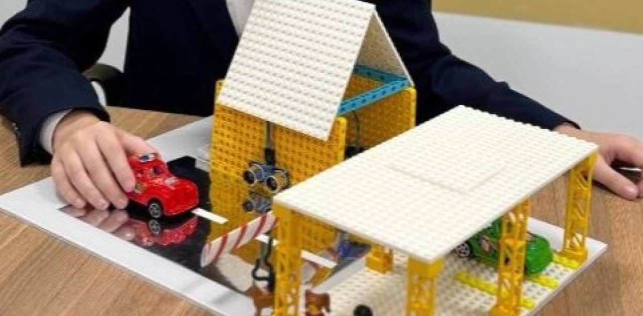 Астанада мектеп оқушысы «Ақылды шлагбаум» ойлап тапты