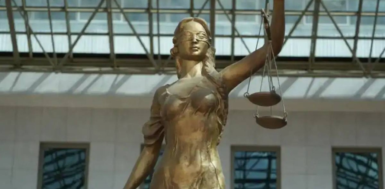 Әйеліне темір қалақ лақтырған күйеуіне сот үкімі шықты