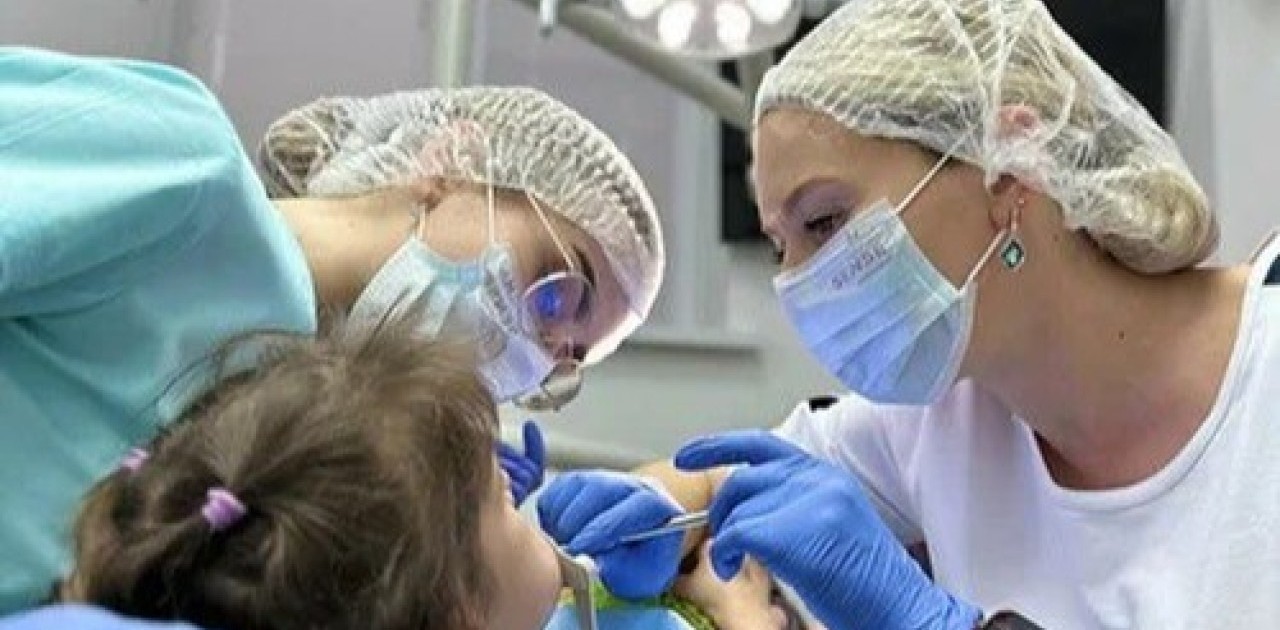 «Мұқият болуға шақырамын»: министр балалардың тісін наркозбен емдеуге қатысты түсінік берді