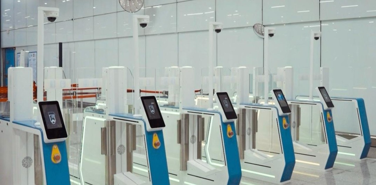 Астана әуежайында автоматты гейттер іске қосылды: шекарадан өту 20 секундты алады (ВИДЕО)