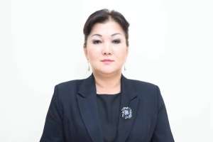 Білімге жол ашқан Ата заң ұрпақтың жарқын болашағының кепіліне айналды - мектеп-лицей директоры