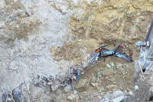 Майқайың кенішінде 7 ай бұрын шұңқырға құлаған автобус табылды