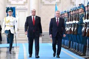 Тоқаев Өзбекстан Президентін Ақордада қарсы алды