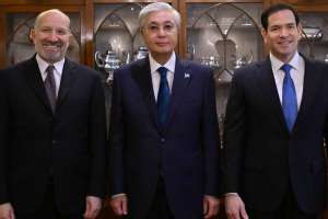 Президент АҚШ Мемлекеттік хатшысымен және Ақ үй Әкімшілігінің басқа да өкілдерімен кездесті