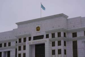 Бас прокуратура қаза тапқан және жарақат алған әскери қызметшілердің аналарын қабылдайды