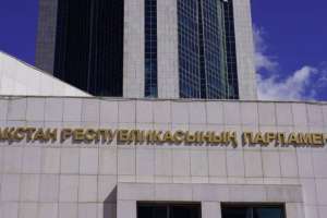 "Заң алдында жауап береді": елімізде ЛГБТ пропагандасына заңмен тыйым салынды