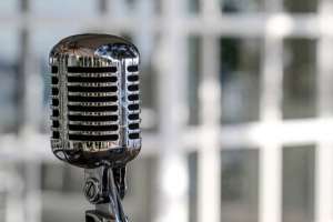 Астанадағы StandupAstana әзіл кешінің соңы дауға ұласты