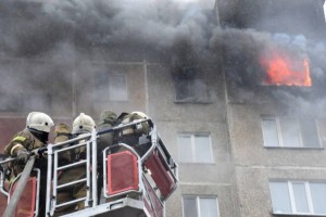 Астанада көпқабатты тұрғын үйден шыққан өрт сөндірілді