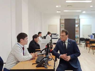 Сенатор елордадағы «iKOMEK 109» орталығының жұмысымен танысты