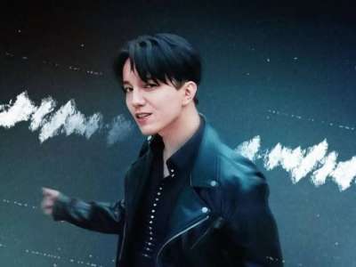 Димаш Құдайберген жаңа бейнебаянының тұсауын кесті