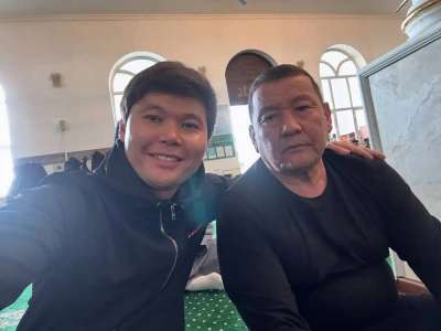 «Не қуанарымды, не қайғырарымды білмедім»: Ернар Айдар жақында ұлды болды