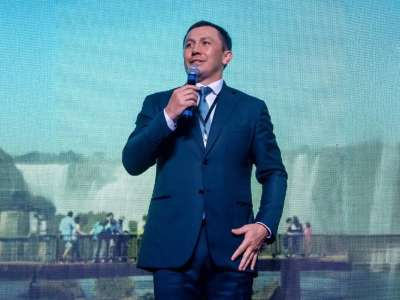Геннадий Головкин бокстан Бразилиядағы Әлем кубогы кезеңінің ашылу салтанатына қатысты