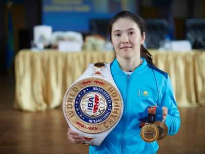 Ұландықтар боксшы Назым Қызайбайға құрмет көрсетті