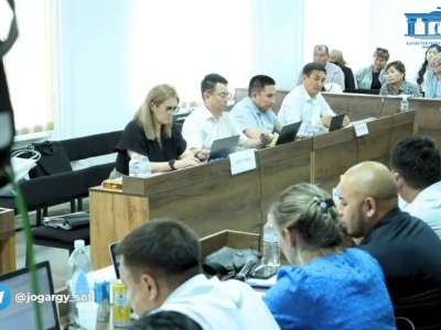 «Күліп отыр»: марқұм Нұрқанат беттестіру кезінде Қалиахметпен сөзге келіп қалған