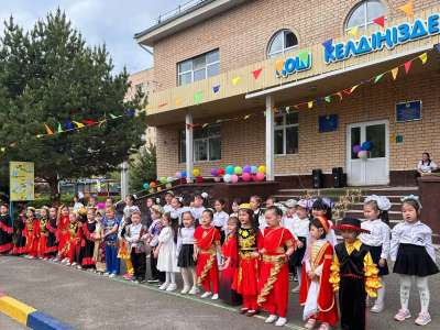«Бір шаңырақ астындамыз!»: Астана бүлдіршіндері Бірлік күнін атап өтті