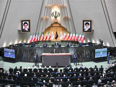 Мәулен Әшімбаев Иран Президентін ұлықтау рәсіміне қатысты