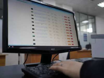 Криптовалюта арқылы табысқа кенелмек болған әйел 6 млн теңгесінен айырылды