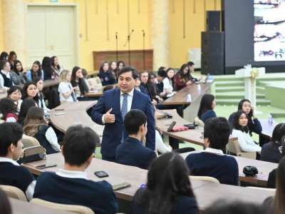 Дархан Жазықбай елорда жастарымен кездесті