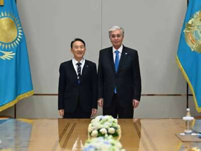 Президент Woosong білім беру қоры қамқоршылар кеңесінің төрағасы Ким Сонг Кёнгты қабылдады