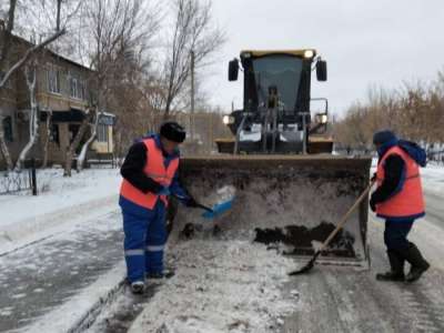 Астанада 2 800-ден астам жұмысшы қар тазалауға шықты