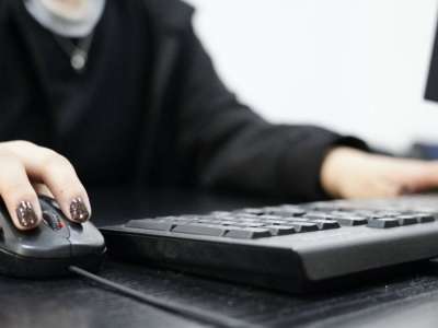 300 мыңға жуық педагог жасанды интеллектіні қолдану бойынша курстан өтті