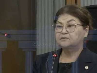 453 миллион теңге: Қуандық Бишімбаевтың анасы туысымен соттасып жатыр