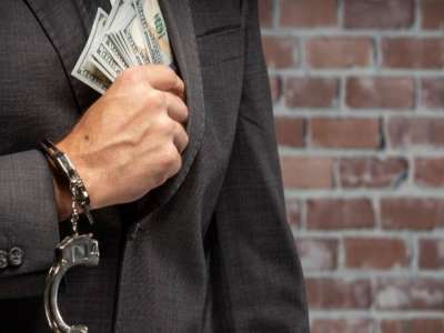 Warner Bros қаржы пирамидасын ұйымдастырғандар сотталды