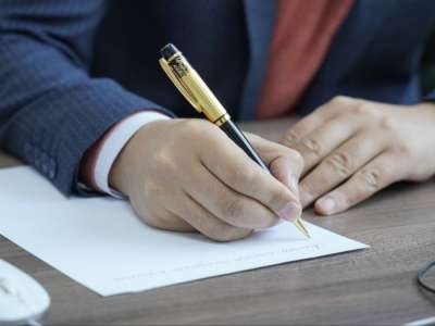 Үздіктерге жол ашық: мемлекеттік қызметке іріктеусіз қабылдау мүмкіндігі