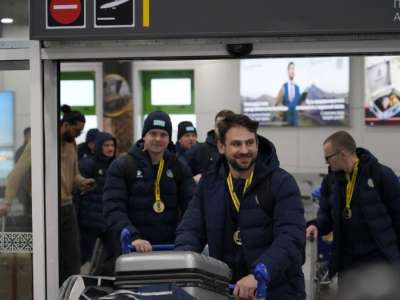Шайбалы хоккейден Азия чемпионы атанған ерлер құрамасы Астанаға оралды