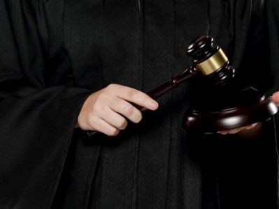 Сот 9 млн теңгеден астам берешегі бар әйелдің мәселесін шешуге көмектесті