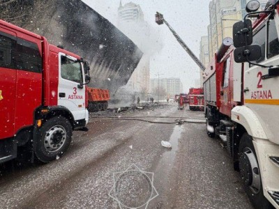 Астанада үш қабатты ғимараттағы өрт сөндірілді – ВИДЕО