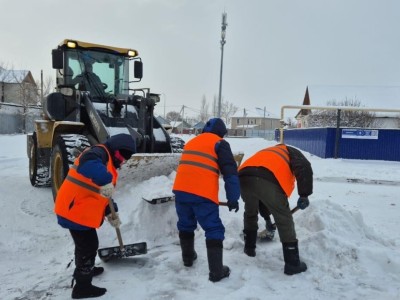 Астанада үш мыңнан астам жұмысшы қар күреуге шықты