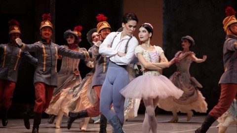 Астаналық театрдың Омандағы қойылымын екі күнде 2 мыңнан астам көрермен тамашалады