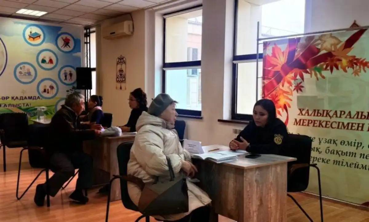 Елордада зейнеткерлерге тегін заңгерлік және қаржылық кеңес берілді