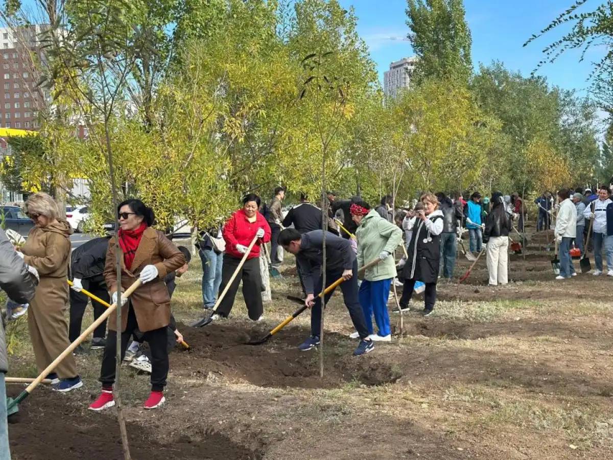 «Таза Қазақстан»: Астанада ағаш егу науқаны өтті