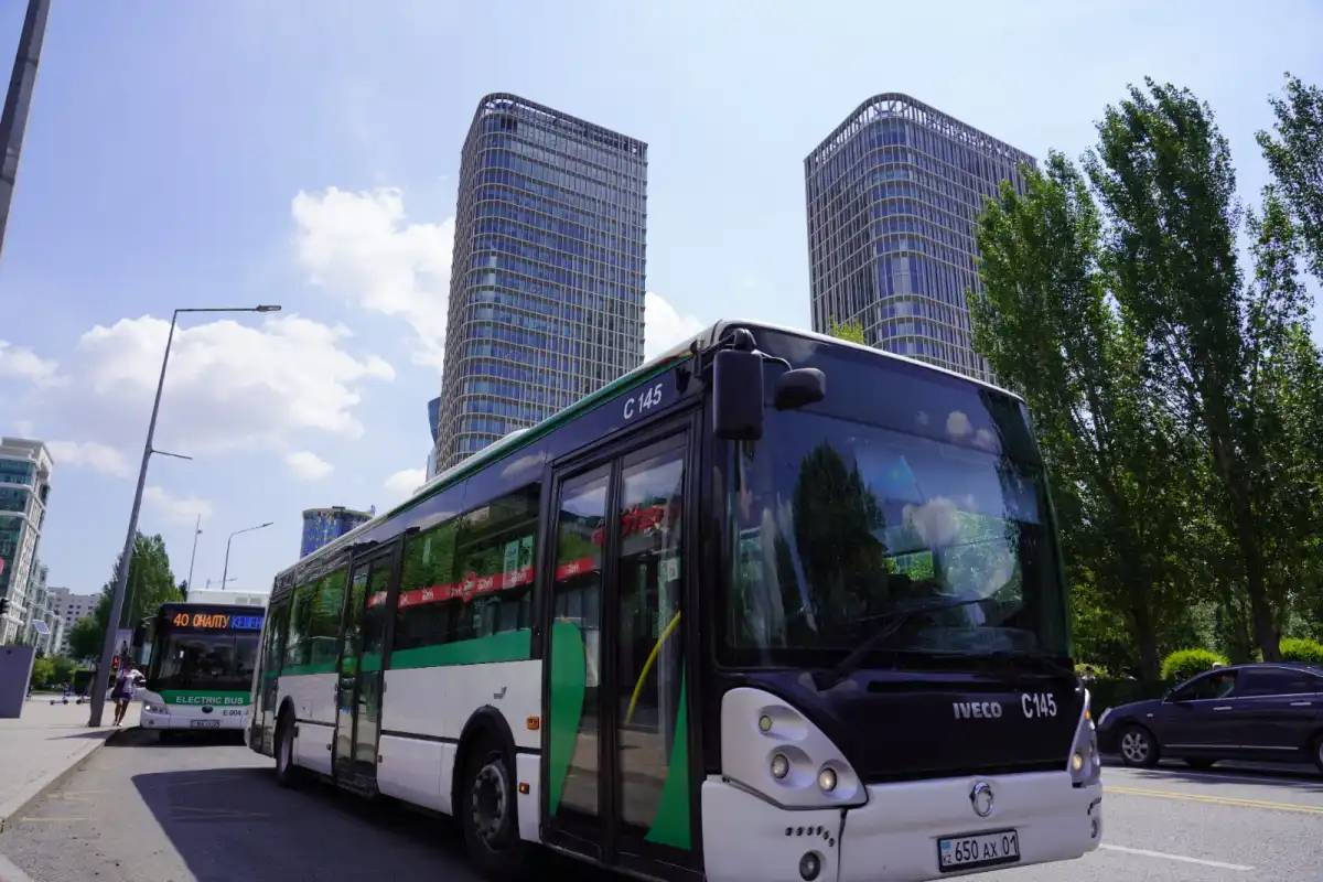 Астанада он екі автобустың қозғалыс бағыты өзгерді
