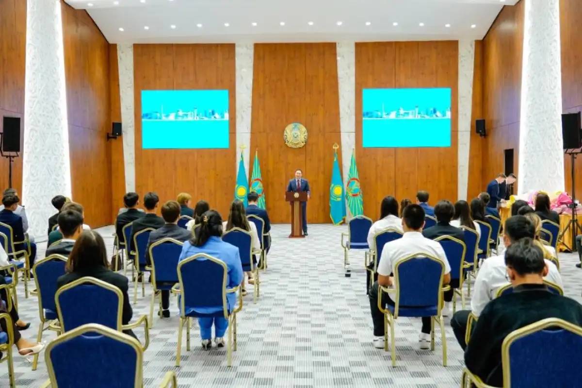 Астанада әлеуметтік осал отбасылардан шыққан түлектер ЖОО-ларда білім алады