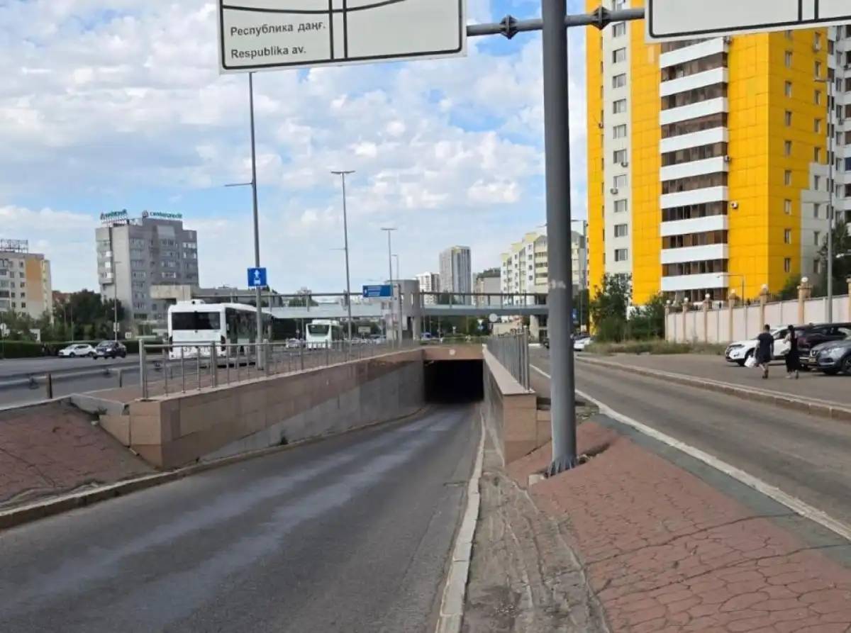 Астанада А.Бараев көшесіндегі жерасты көлік өткелінде жөндеу жұмысы жүріп жатыр