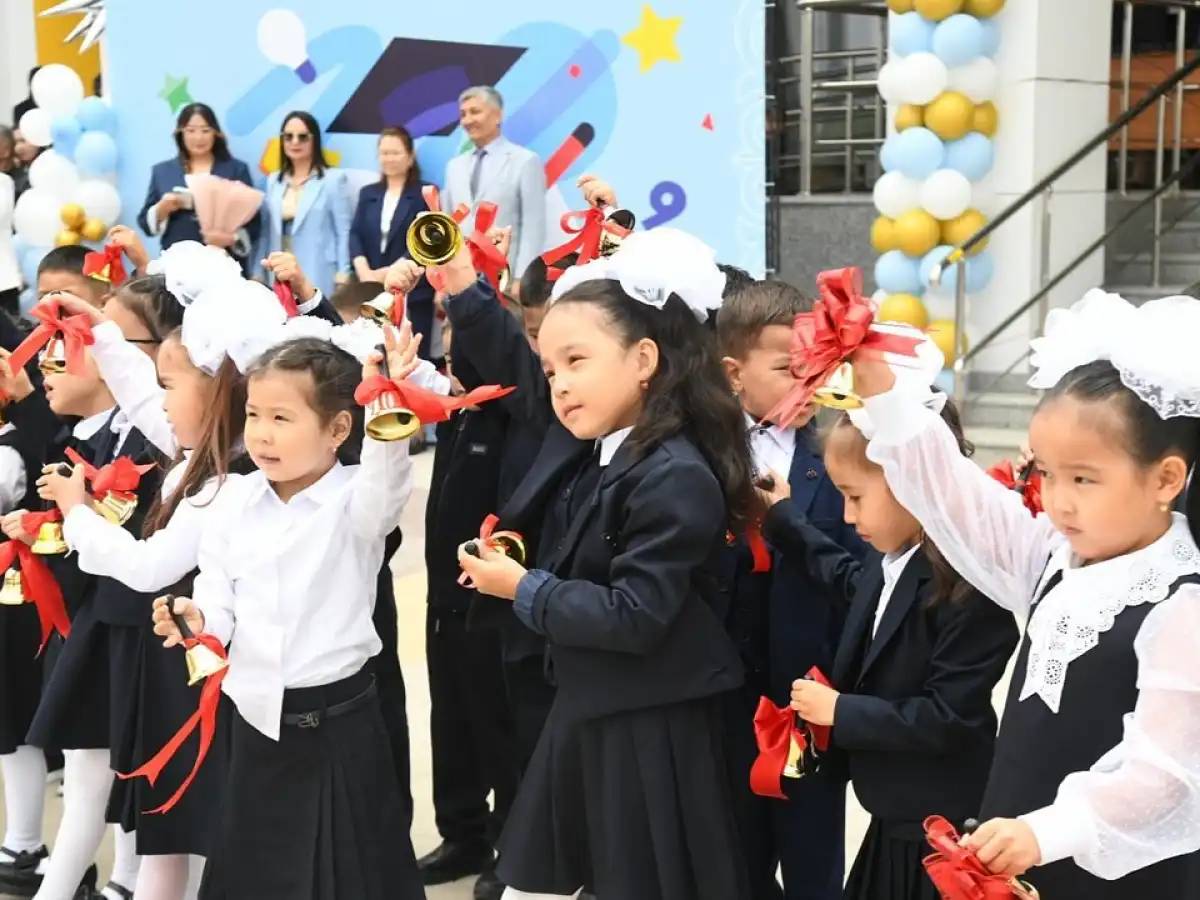 Жеңіс Қасымбек: Баға үшін емес, шынайы білім үшін оқыңыздар