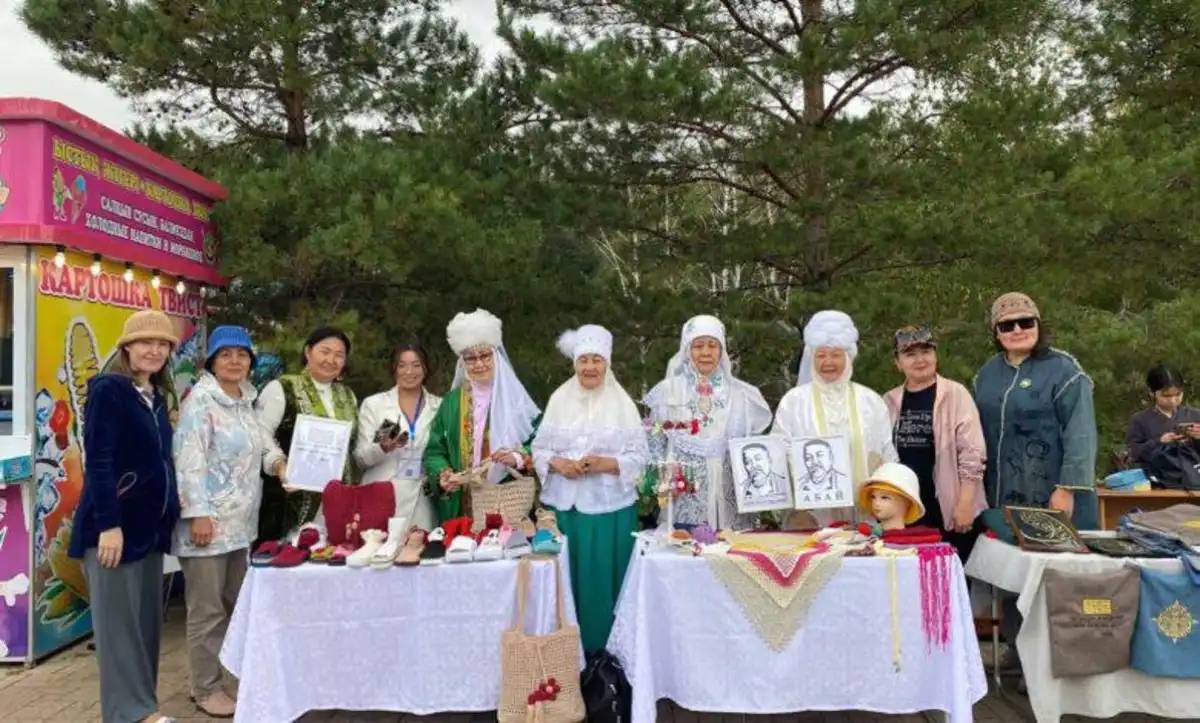 Астанада Конституция күні мен Абайдың 180 жылдығы қатар тойланды