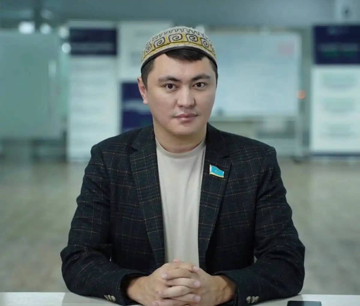 «Ұтысты Coca Cola да өткізіп жатыр»: Депутат Дәулет Мұқаев блогерлерге қатысты айтты