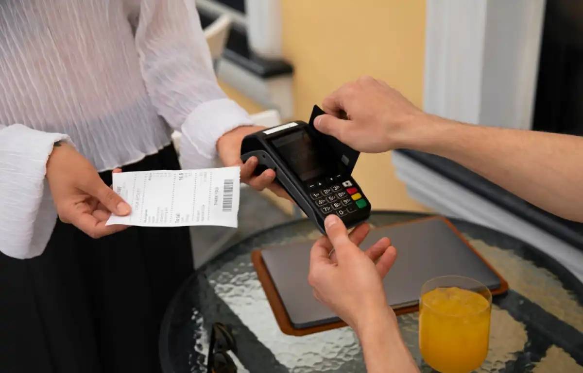 Елімізде «Чекті талап ет — Halyk Bank-тен сыйлық ұтып ал!» акциясы басталды