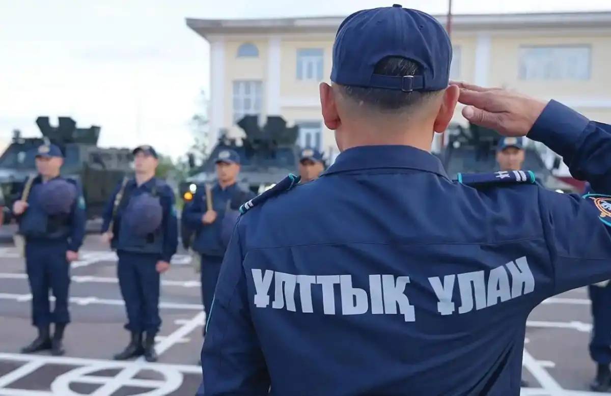 Астаналық сарбаздар өзін жайсыз сезінген жсөспірімге жедел көмек көрсетті