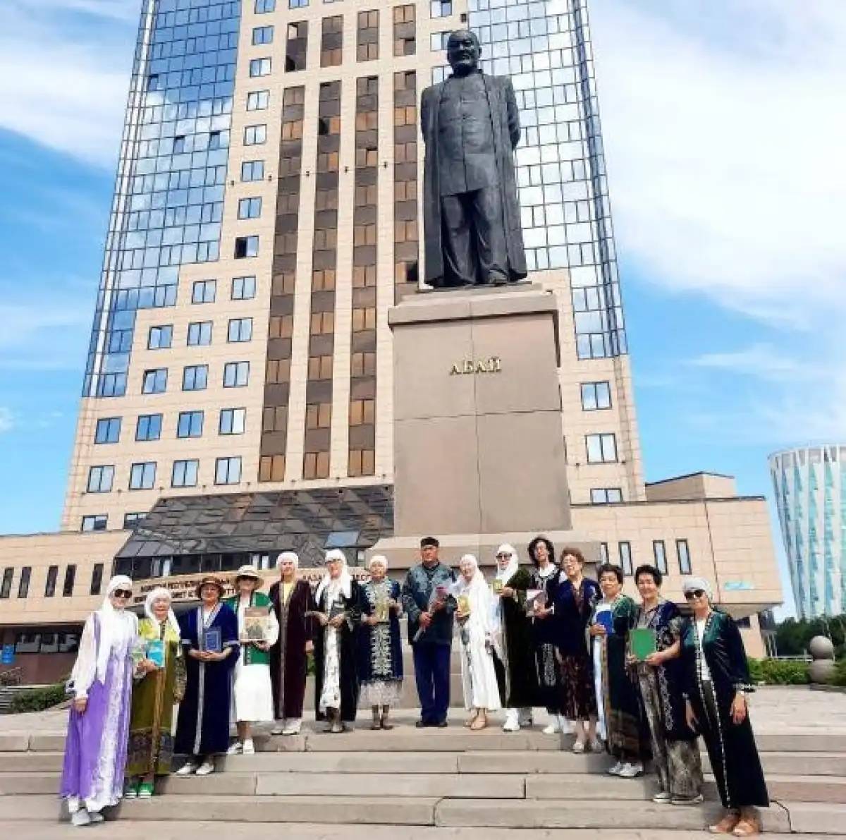 Астанада зейнеткерлер Абай шығармаларын ұлықтады