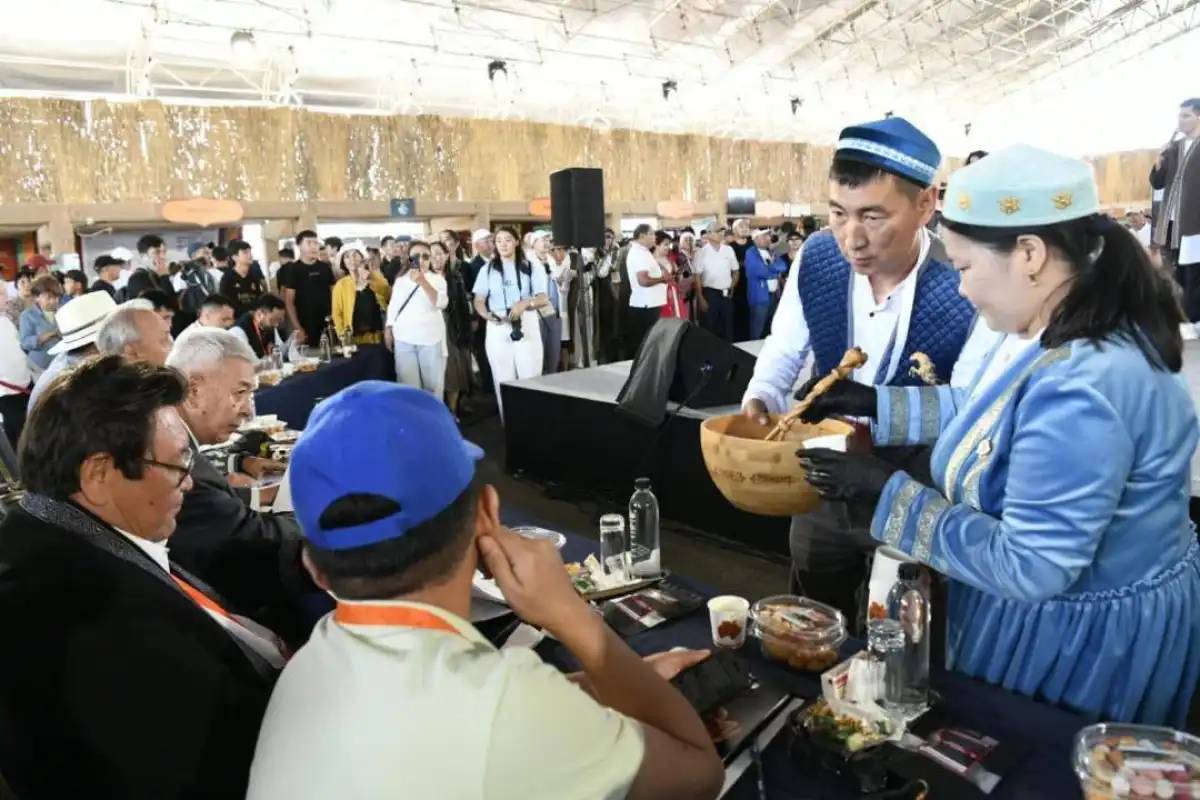 Астанадағы BaiQymyz гастрофестивалі: алғашқы күні 40 мың адам келді