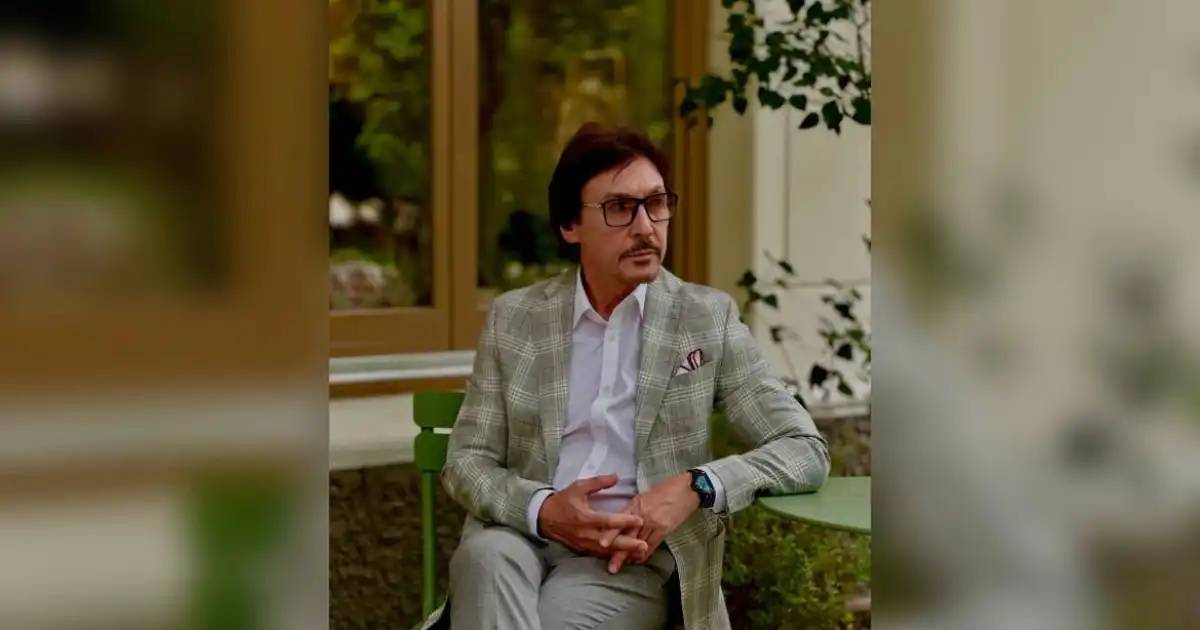 «1,5 млн теңге»: Жан Байжанбаевпен киноға түсу үшін ақша сұрады деген ата-ана шу шығарды