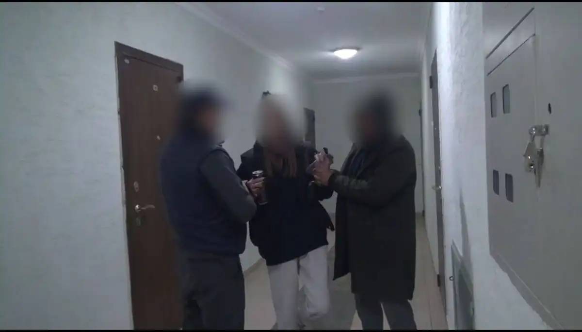 Астанада жас қыздан жарты келі мефедрон тәркіленді